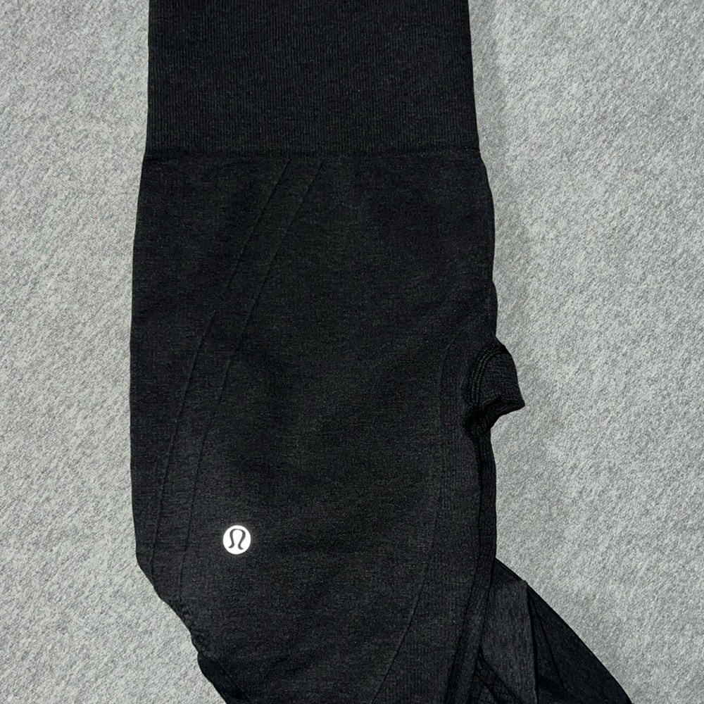 Vintage Lululemon cropped scrunch leggings